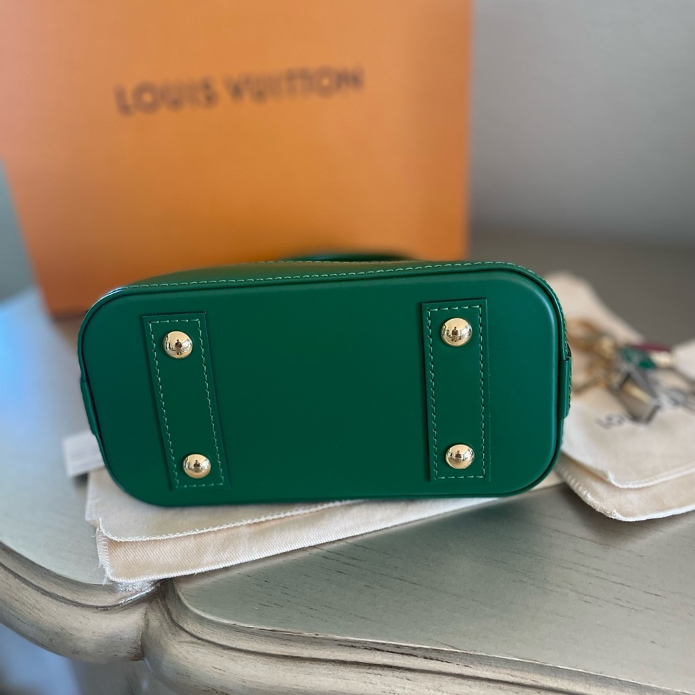 Louis Vuitton Alma Mini LV&I Epi Leather - Picture 6 of 14